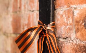 Чему посвящен монумент «Вагонетка» в Московском парке Победы?