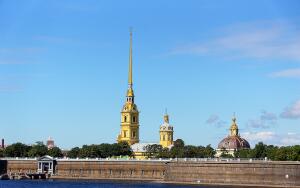 Какие интересные памятники есть в Петербурге?