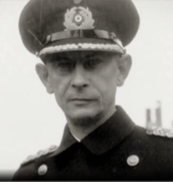 Адмирал Гюнтер Лютьенс