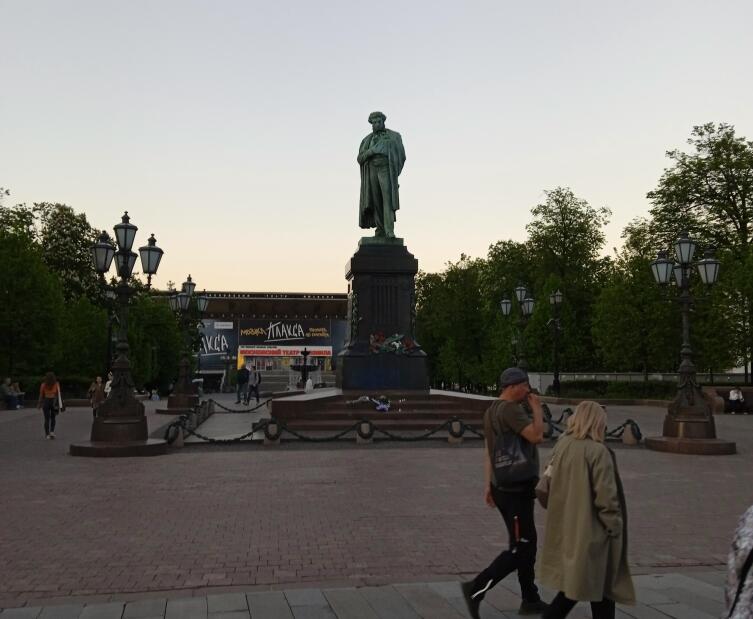 Знаменитый памятник Пушкину на Тверском бульваре