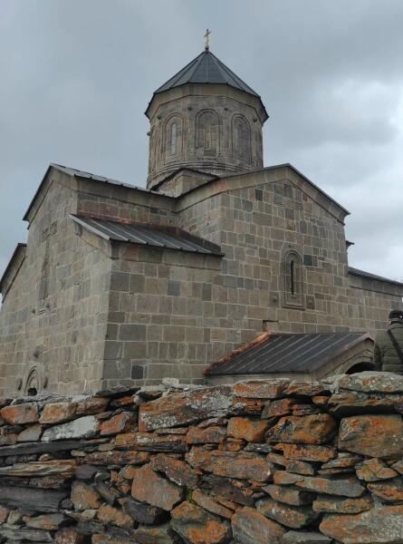 Храм в Гергети Храм в Гергети