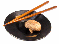 Самый популярный в Японии гриб именуется мацутакэ (в переводе с японского – что-то вроде «подсосновника»).