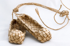 Здесь был домовой, а это его обувь, между прочим!