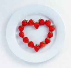 Красные сердца пестрят на прилавках, на открытках, намекают на любовь, привязанность и страсть. А почему нельзя сделать этот день признанием любви к себе?