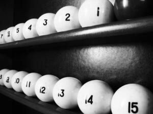 Бильярд притягивает разных людей, а лексика у них одна