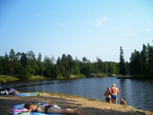 Красный пруд. Это - пляж...