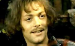 Патрик Деваэр в фильме «Вальсирующие» Патрик Деваэр в фильме «Вальсирующие»