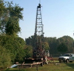 Где взять качественную питьевую воду? Из артезианской скважины!