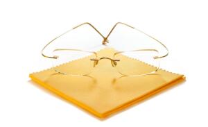 Очки. Как правильно ухаживать за хрупкими аксессуарами?