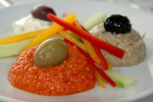 Скордалья: соус, закуска или гарнир? Рецепты греческой кухни